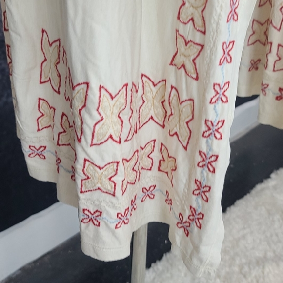 Cover up - Picture 3 of 3